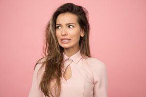 6 Tips Cara Meluruskan Rambut Secara Alami Yang Wajib di Coba