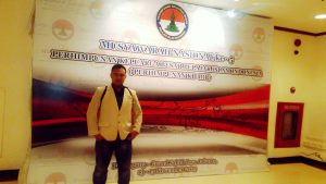 DPR “Membangkang” Mahkamah Konstitusi, Tukang Kayu dan Rakyat Tertipu