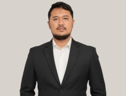 Alarm Merah Demokrasi : Korupsi, Represi dan Parlemen yang Ditinggalkan Rakyatnya