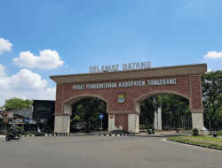 Viral Gapura Puspemkab Tangerang Senilai 2,4 Miliar Disorot Warga