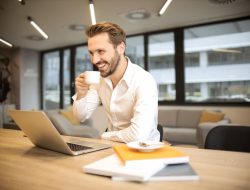 Kisah Sukses Rafli Taklukkan Pasar Kerja Tangerang Lewat Teleworks