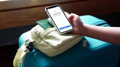 Mau Liburan Anti-Ribet? Ini 4 Rekomendasi Paket Internet Luar Negeri Terbaik!
