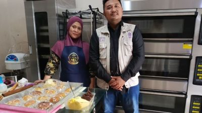 Alfath sedang pendampingan sertifikasi halal UMKM Usaha Roti